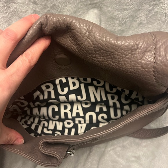 Marc by Marc Jacobs petal to the metal Natasha grey crossbody w/ matching wallet - Picture 8 of 16